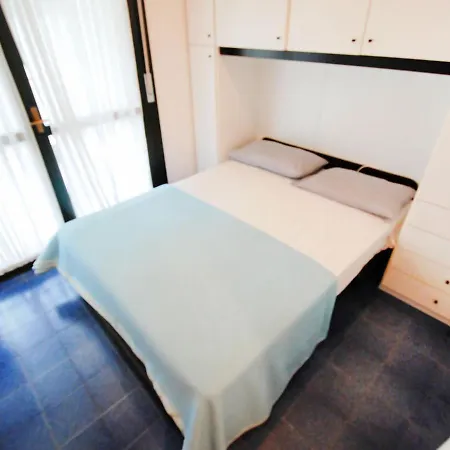 Apartment Locazione Turistica Meridiana-1 *